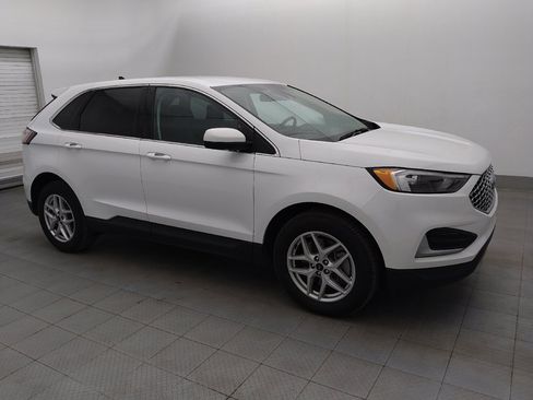 Used 2024 Ford Edge SEL image 11