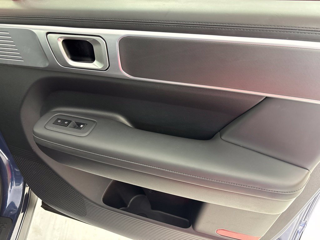 Used 2025 Hyundai Santa Fe SEL FWD image 15