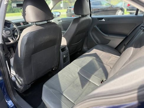 Used 2012 Volkswagen Jetta SE FWD image 11