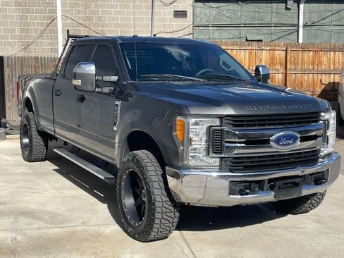 Used 2017 Ford F250 XLT AWD/4WD image 2