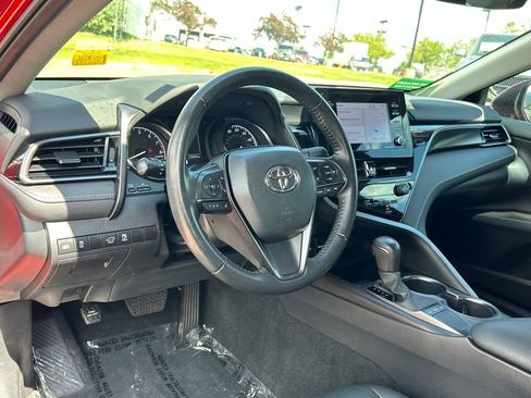 Used 2023 Toyota Camry SE FWD image 7