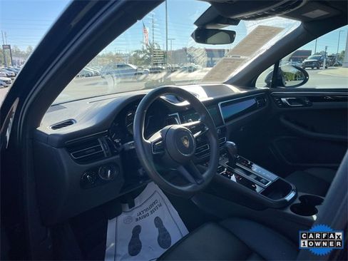 Used 2023 Porsche Macan image 13