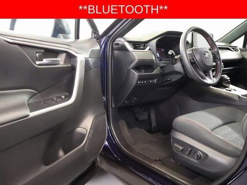 Certified 2022 Toyota RAV4 SE image 9