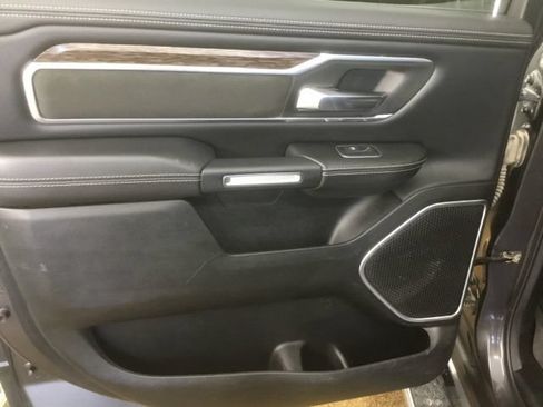 Used 2020 RAM 1500 Laramie AWD/4WD image 9