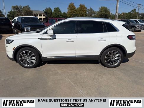 Used 2021 Lincoln Nautilus Reserve image 9