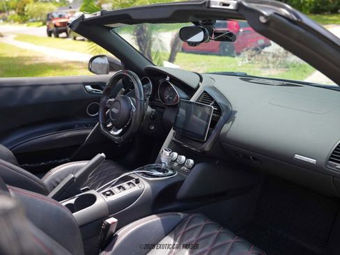 Used 2011 Audi R8 V10 image 39