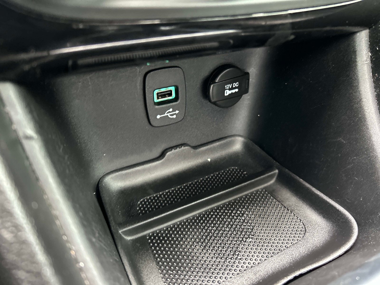 Used 2013 Chrysler 200 Limited w/ Sun/Sound Group FWD image 28