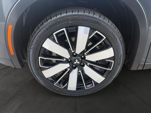 Used 2025 Mitsubishi Outlander SE AWD/4WD image 9