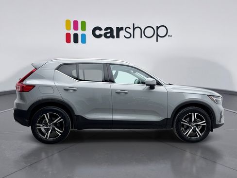 Used 2025 Volvo XC40 B5 Core image 6