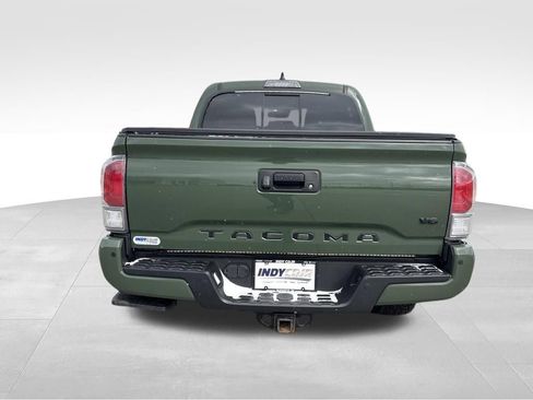 Used 2022 Toyota Tacoma TRD Sport w/ Technology Package image 5