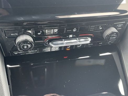 New 2025 Jeep Grand Cherokee Limited image 22