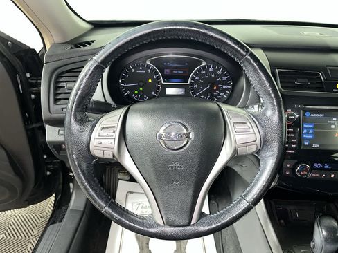 Used 2013 Nissan Altima 2.5 SL w/ Technology Pkg FWD image 16