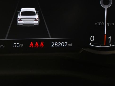 Used 2025 Genesis G70 2.5T image 26