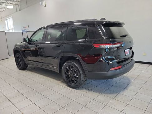 New 2025 Jeep Grand Cherokee L Altitude image 4