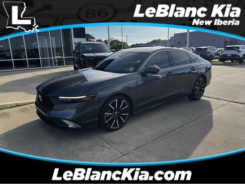 Used 2023 Honda Accord Touring image 1