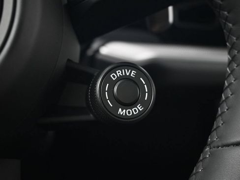 Certified 2026 Porsche Cayenne AWD/4WD image 25