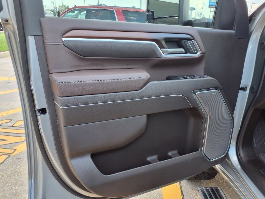 Used 2026 GMC Sierra 2500 Denali w/ Denali Reserve Package AWD/4WD image 13