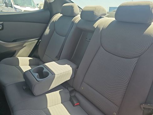 Used 2014 Hyundai Elantra SE FWD image 13