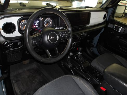Used 2024 Jeep Wrangler Unlimited Sport AWD/4WD image 9