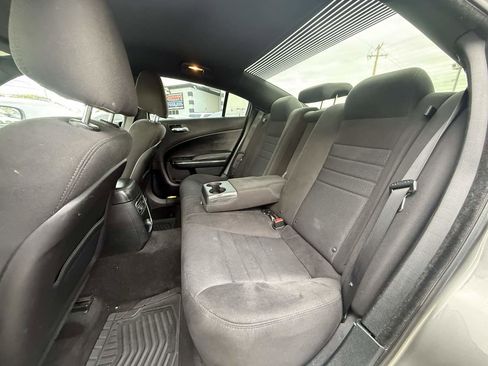 Used 2012 Dodge Charger SE RWD image 18
