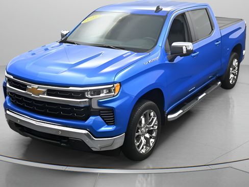 Used 2025 Chevrolet Silverado 1500 LT w/ Safety Package AWD/4WD image 33