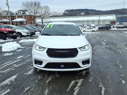 Certified 2021 Chrysler Pacifica Touring-L w/ Uconnect Theater Family Group image 2