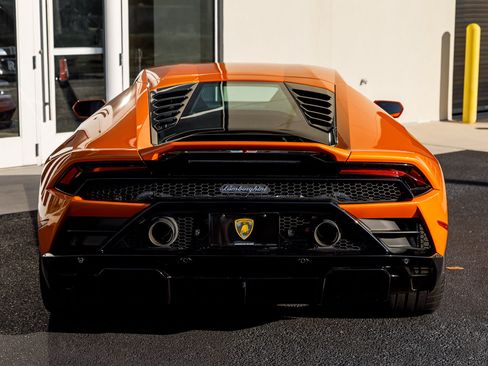 Used 2023 Lamborghini Huracan EVO RWD image 24