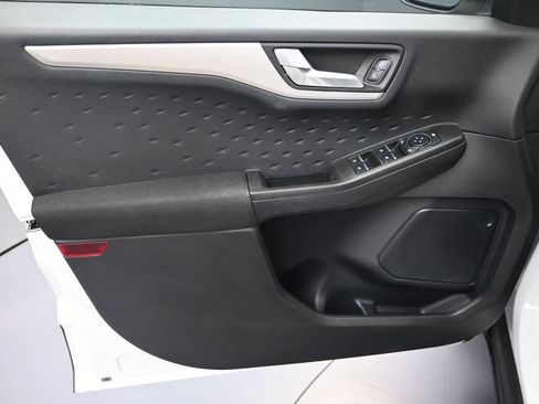 Used 2020 Ford Escape SE FWD image 10