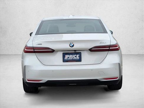 Used 2025 BMW 530i xDrive AWD/4WD image 7