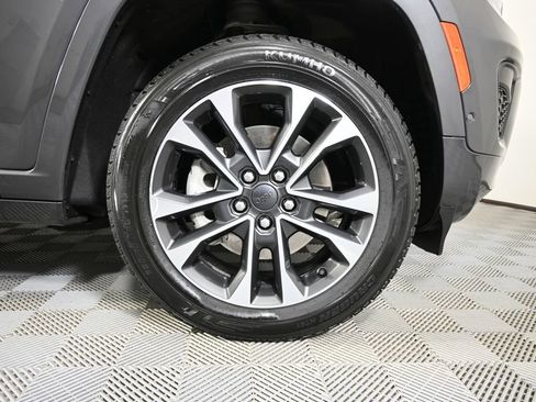 Used 2023 Jeep Grand Cherokee L Overland AWD/4WD image 11