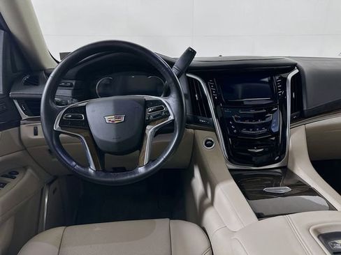 Used 2020 Cadillac Escalade Premium Luxury AWD/4WD image 29
