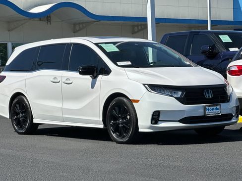 Used 2024 Honda Odyssey Sport image 7