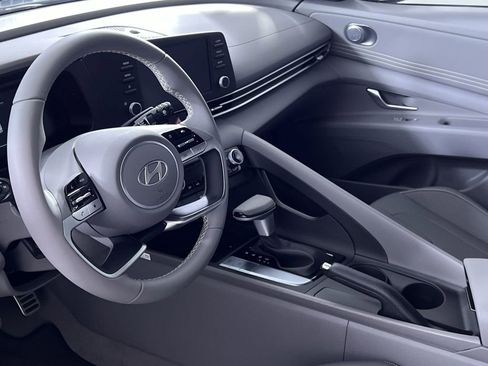 Used 2025 Hyundai Elantra Sport image 29