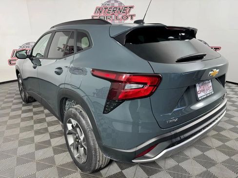 Used 2025 Chevrolet Trax LT image 26
