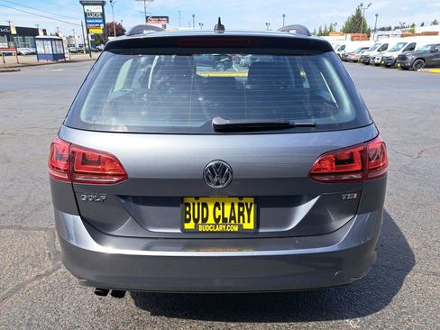 Used 2016 Volkswagen Golf S FWD image 4