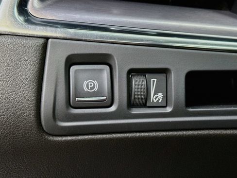 Used 2019 Cadillac XT5 Luxury AWD/4WD image 13