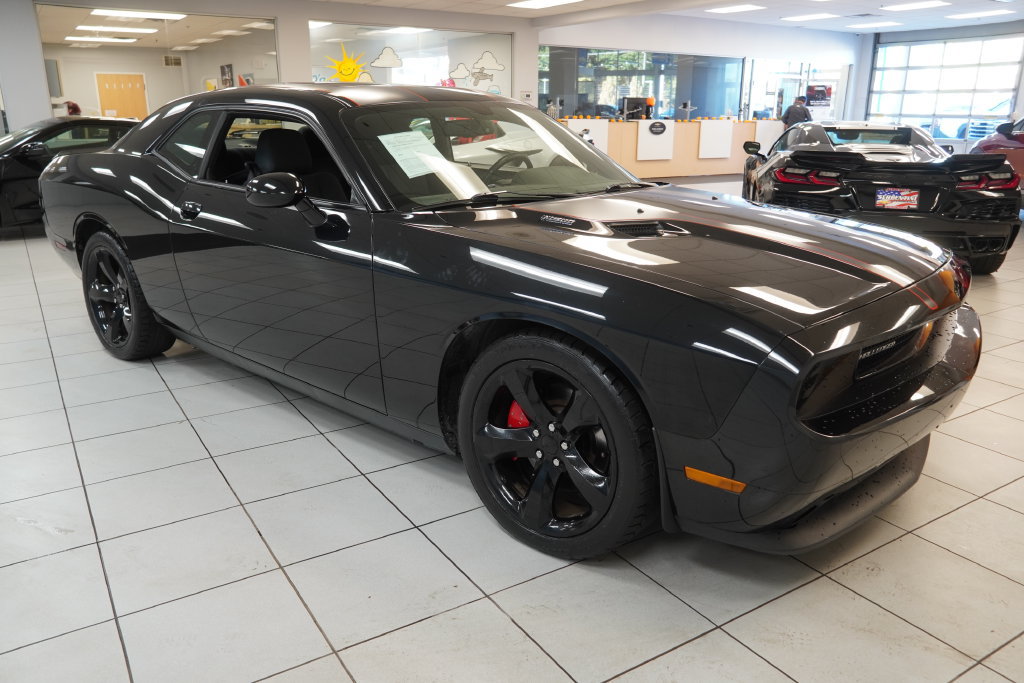 Used 2014 Dodge Challenger R/T w/ Blacktop Package RWD image 14