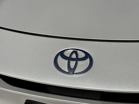 Used 2024 Toyota Prius XLE image 10