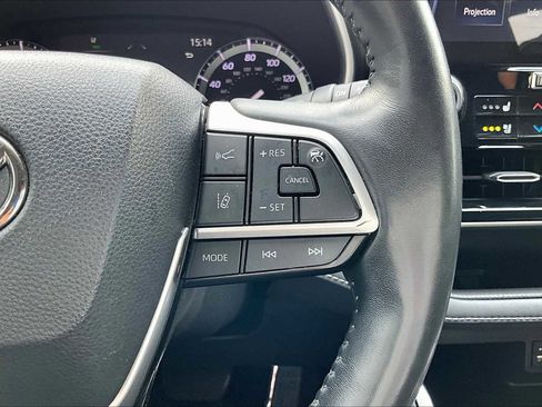 Used 2022 Toyota Highlander Limited image 24
