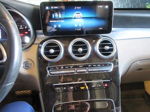 Used 2020 Mercedes-Benz GLC 300 4MATIC w/ Multimedia Package image 40