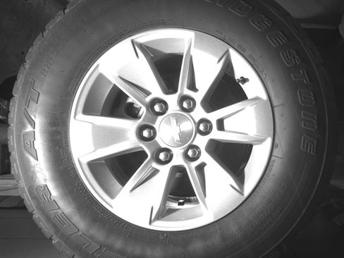 Used 2023 Chevrolet Silverado 1500 LT AWD/4WD image 35