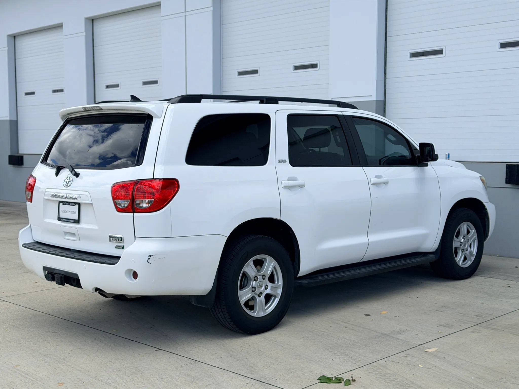 Used 2016 Toyota Sequoia SR5 w/ Premium Package AWD/4WD image 5