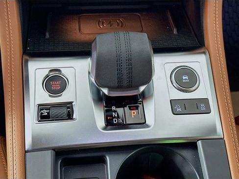 Used 2026 Jaguar F-PACE R-Dynamic S image 19