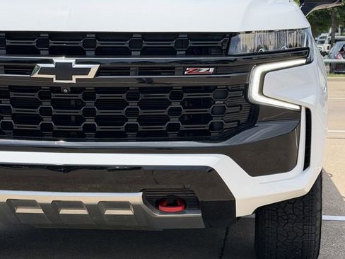 Used 2024 Chevrolet Tahoe Z71 w/ Z71 Off-Road Package AWD/4WD image 8