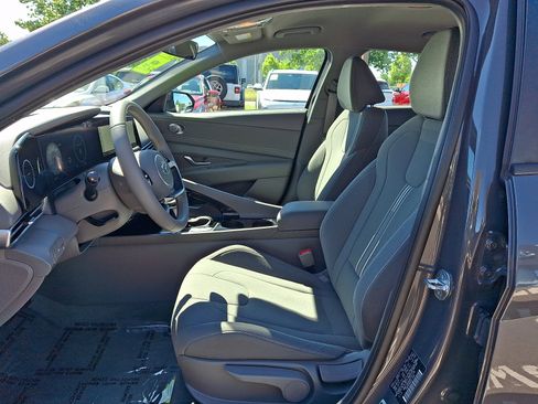 Certified 2023 Hyundai Elantra SEL w/ Convenience Package FWD image 13