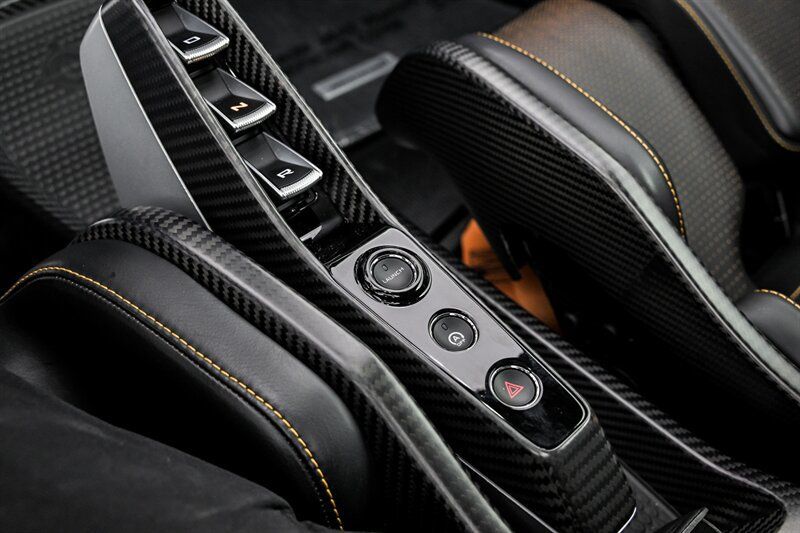 Used 2019 McLaren Senna RWD image 41