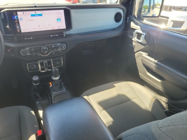 Used 2024 Jeep Wrangler Unlimited AWD/4WD image 12