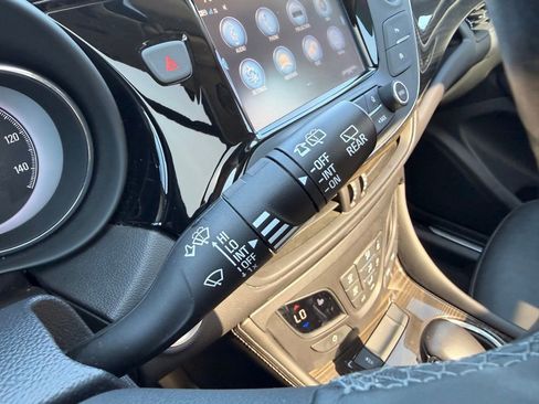 Used 2020 Buick Envision Essence image 14