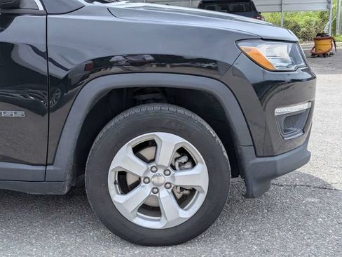 Used 2020 Jeep Compass Latitude AWD/4WD image 10