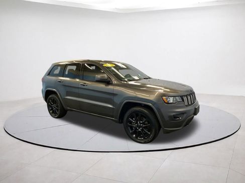 Certified 2021 Jeep Grand Cherokee Laredo X AWD/4WD image 8